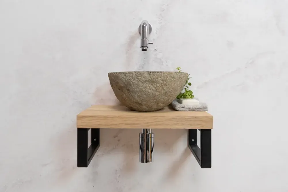Saniclear Baru fonteinset met eiken plank, rivierstenen waskom en chromen kraan voor in het toilet Gecertificeerd