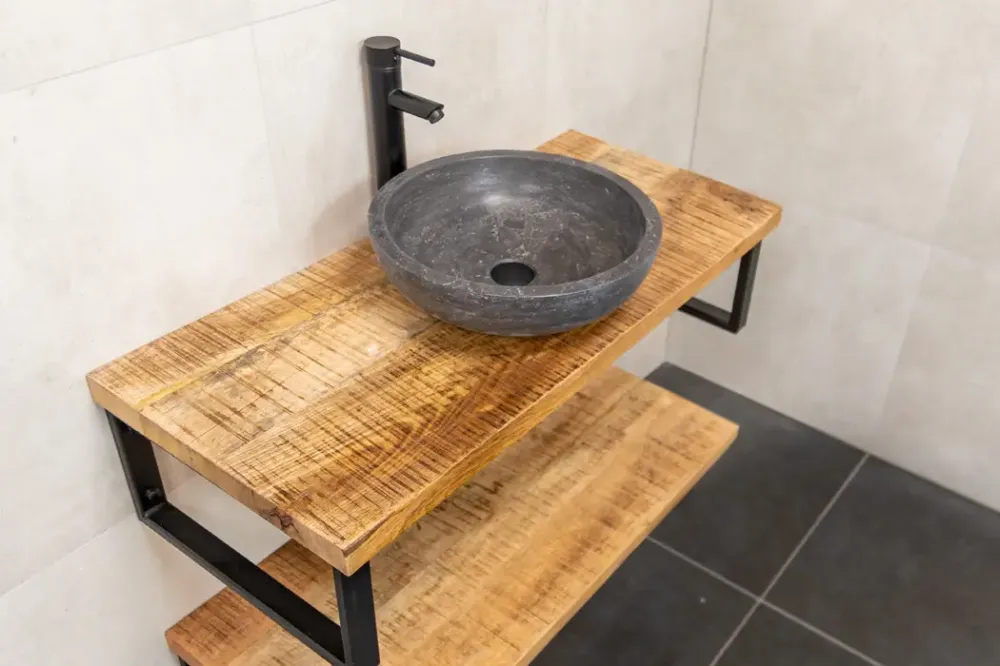MD Interior Woodz mangohouten badkamermeubel 60cm met hardstenen waskom Koopje